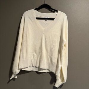 The Drop V Neck  Puff Long Sleeves Cropped Knit Top Size Small